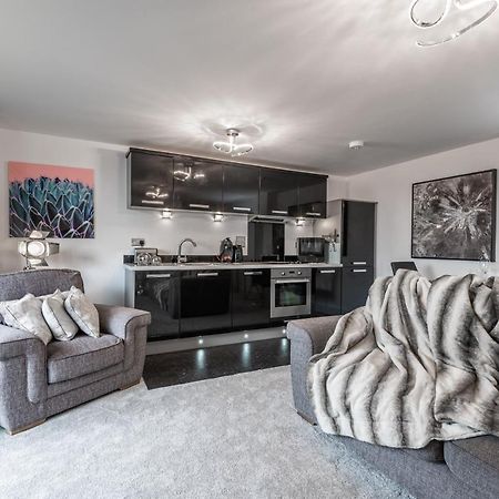 Luxurious River View Apartment With Terrace Worcester Kültér fotó
