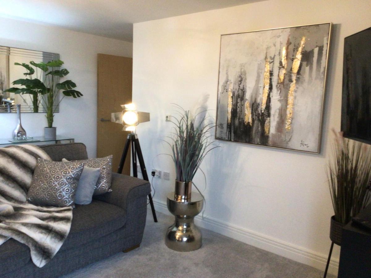 Luxurious River View Apartment With Terrace Worcester Kültér fotó