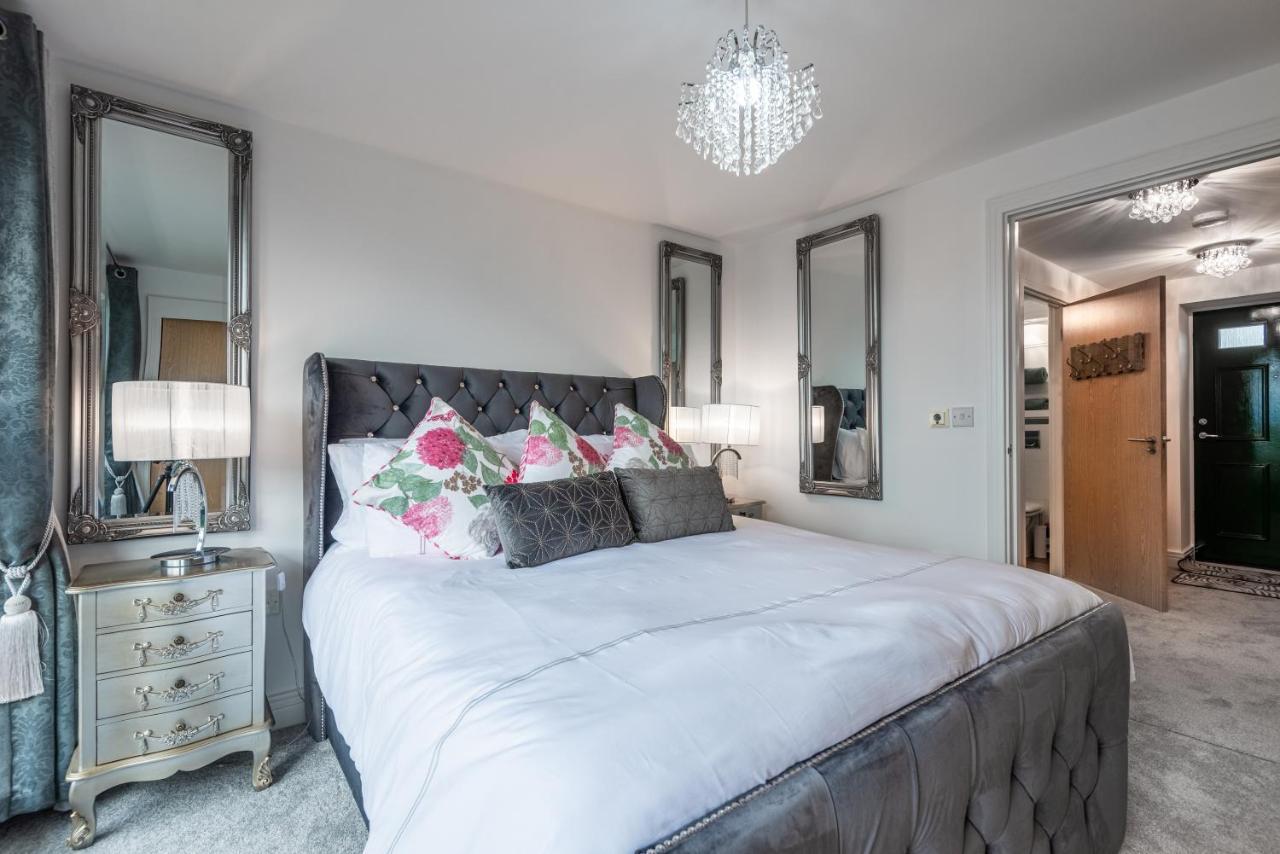 Luxurious River View Apartment With Terrace Worcester Kültér fotó