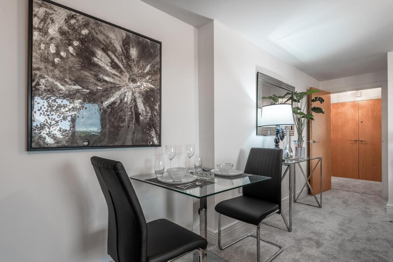 Luxurious River View Apartment With Terrace Worcester Kültér fotó